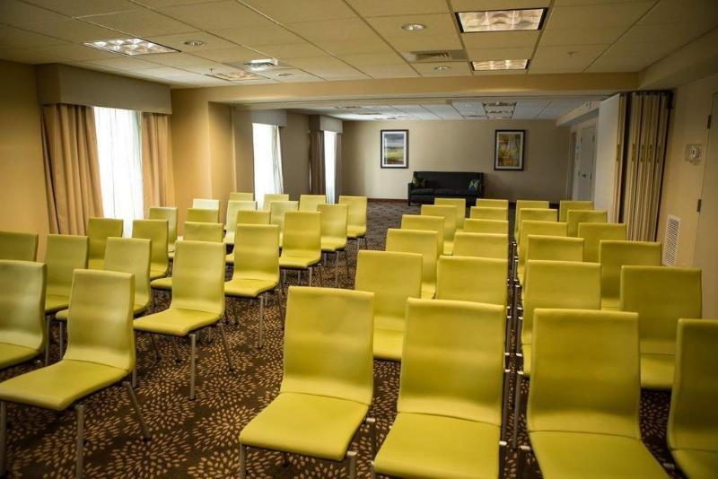 Holiday Inn Express Milford By Ihg Exterior foto